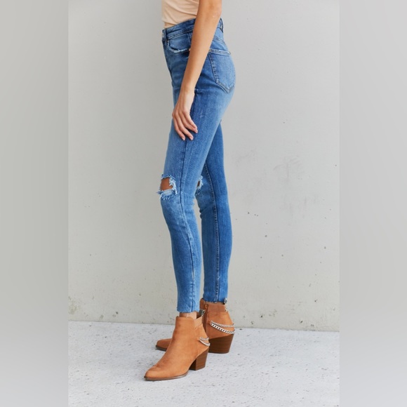 Can't Resist Distressed Raw Hem Jeans - Picture 4 of 5